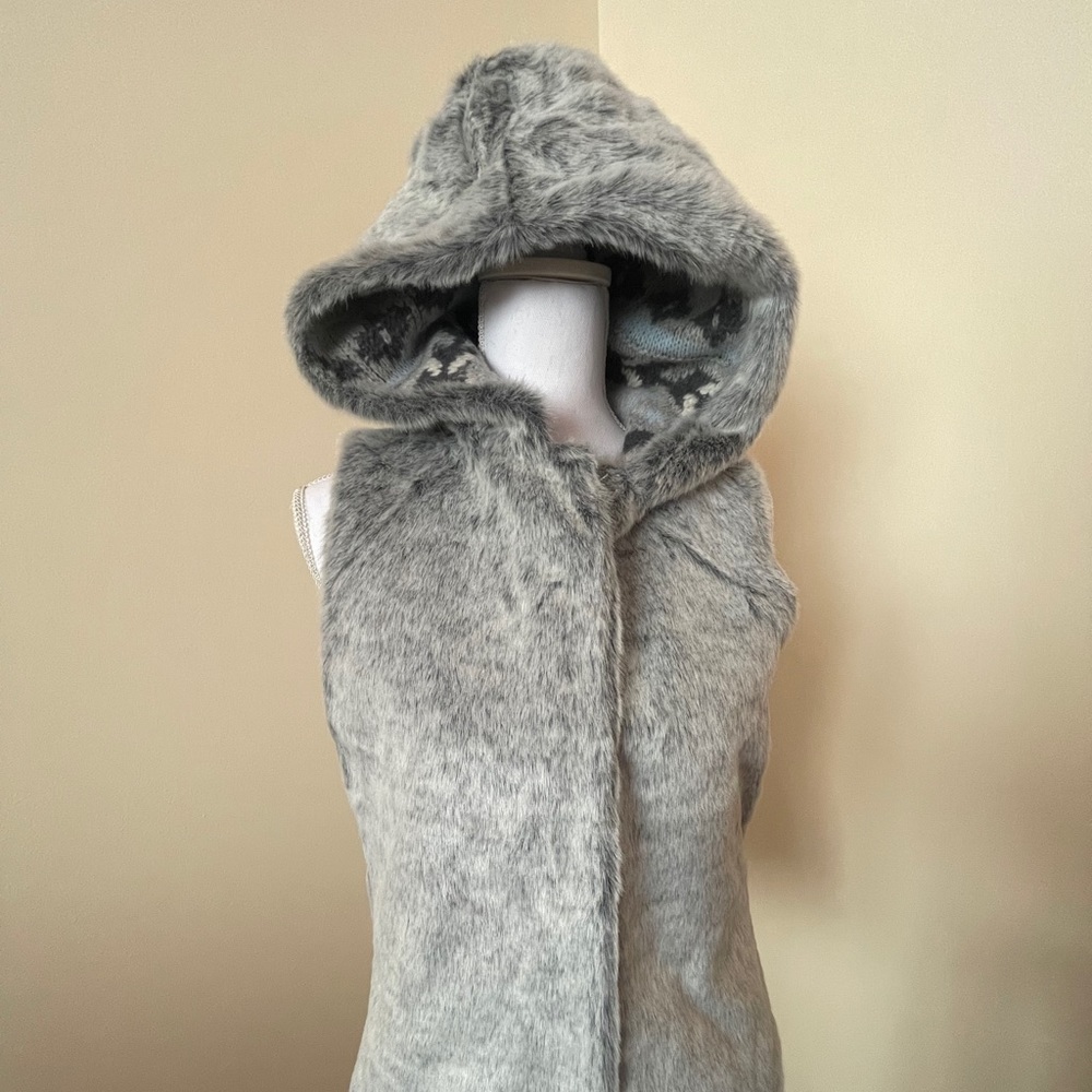 Charter club knit and faux fur vest size S